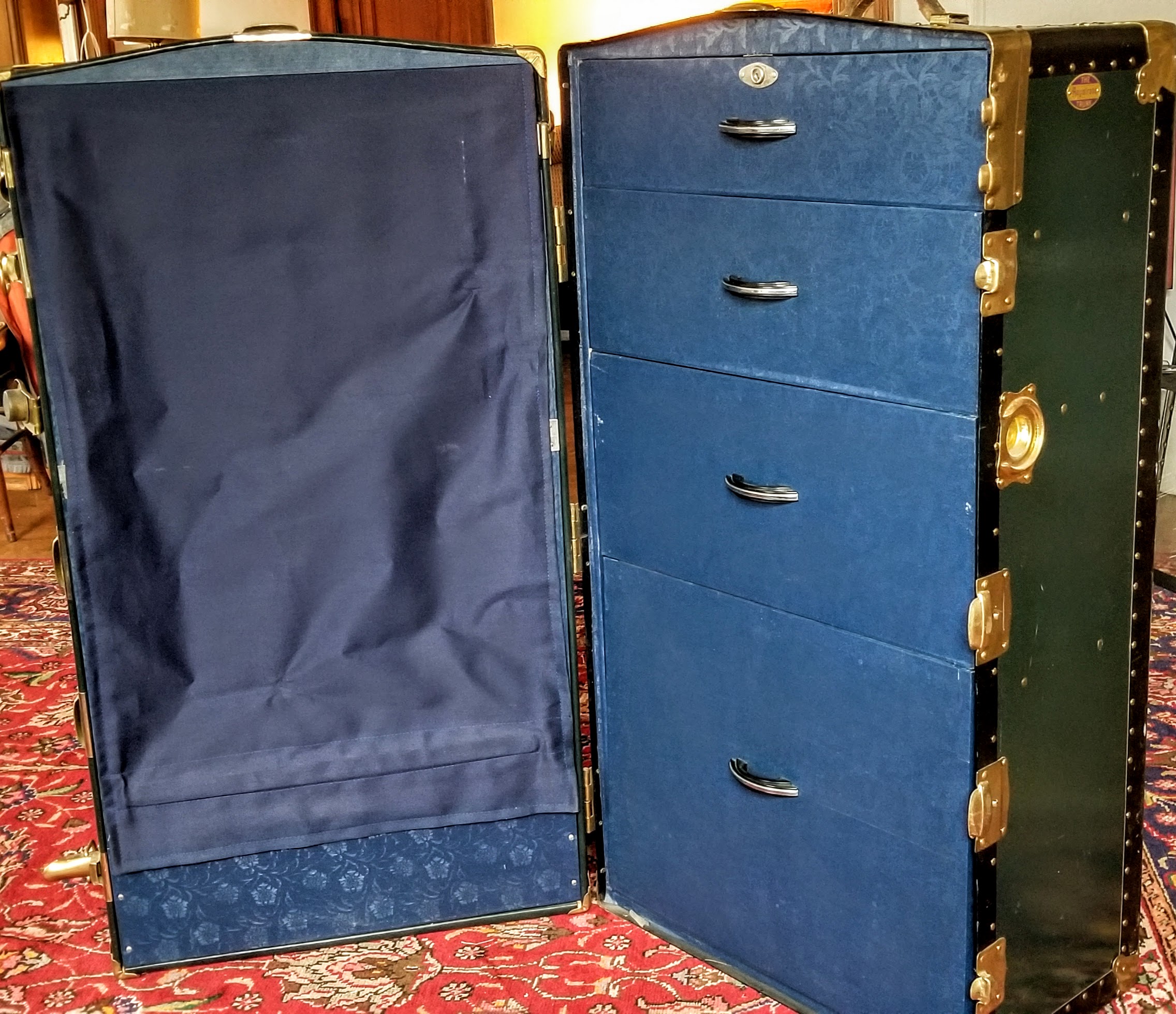 Vintage 'Royal Robe' Steamer Trunk in Excellent Condition. Local Pickup  Only – No Shipping. – Wycliffe Stuff